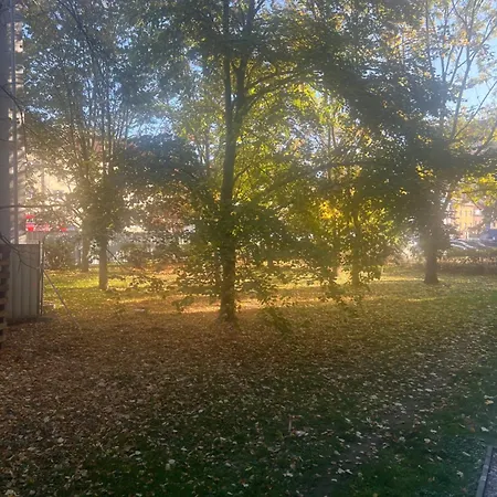 Utulny Prostorny Tichy V Blizkosti Centra Apartman